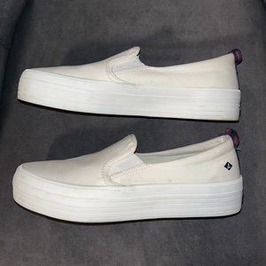 Sperry Womens Crest Sneaker | Size 10